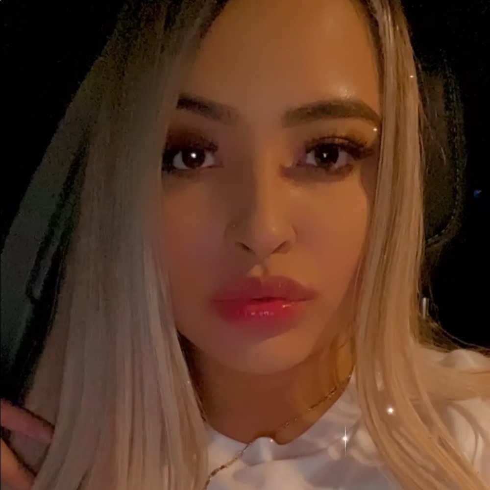 Meet your Posher, Alejandra